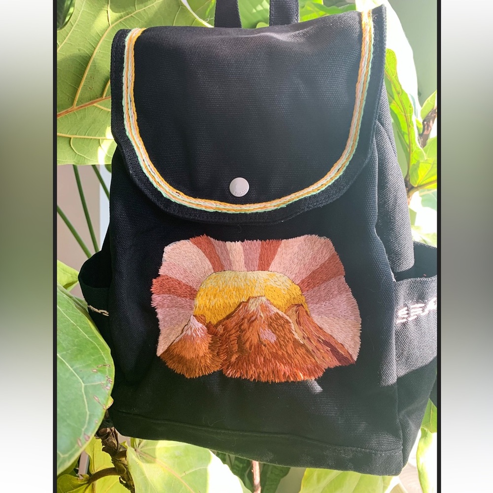 BAGGU - Black Canvas sunset backpack with hand embroidery